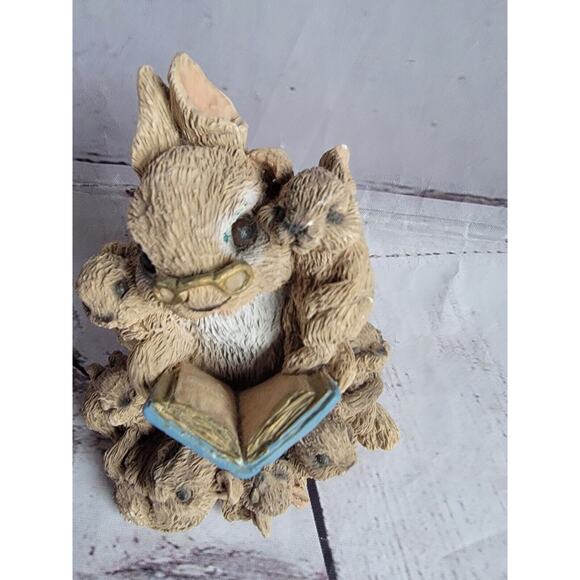 STONE CRITTERS Storyteller Bunny Rabbit with Babies Figurine Easter Spring Décor - Picture 2 of 10
